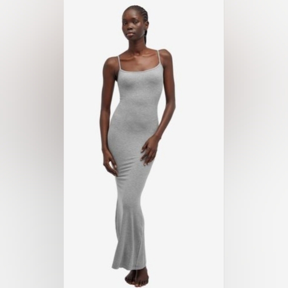 Skims viral Soft Lounge ribbed maxi dress. - Picture 9 of 9